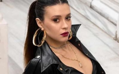 Tatlıtuğ Stands Up For the Actress of Yali Capkini